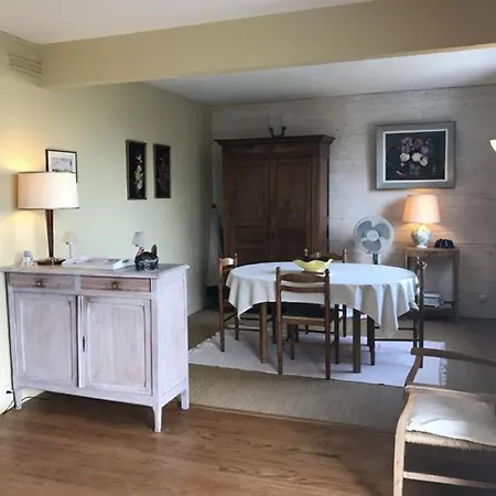 Royan: Au Calme Avec Vue Sur La Ville De Appartement *