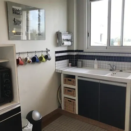 Appartement Royan: Au Calme Avec Vue Sur La Ville De Royan