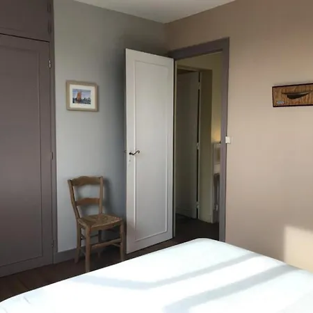 Royan: Au Calme Avec Vue Sur La Ville De Appartement Royan