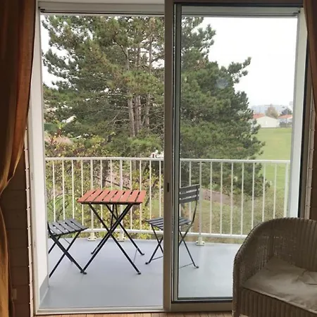 Royan: Au Calme Avec Vue Sur La Ville De Appartement Royan